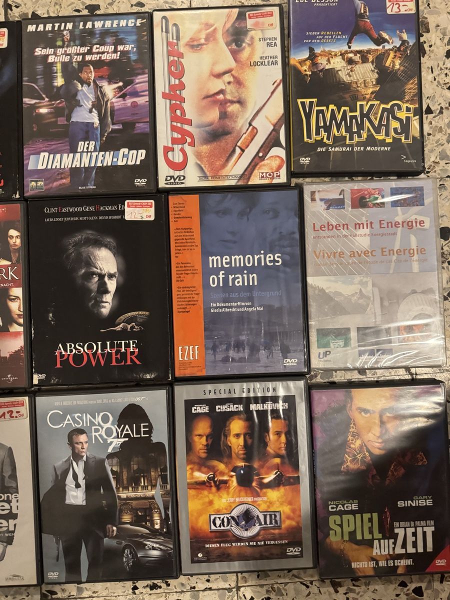 Tutti i DVDs: DVDs divers: Yamakasi, Cypher, Con Air, etc. – Usato da Brügg BE venduto da haj_9zhk 2