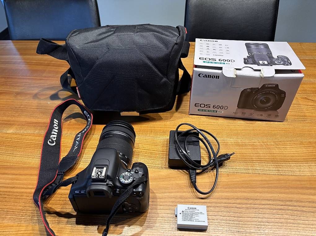 Appareil photo: Canon EOS 600D – D'occasion à Uerikon par Mltos