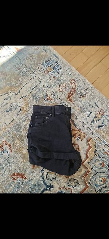 Jeans: Jeans Shorts – Usato da Liestal venduto da loo_bh95