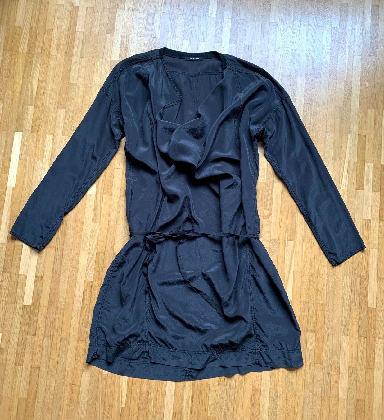 Tuniques: LAST CHANCE | Pas de Calais black silk tunic – D'occasion à Basel par gladghost 1