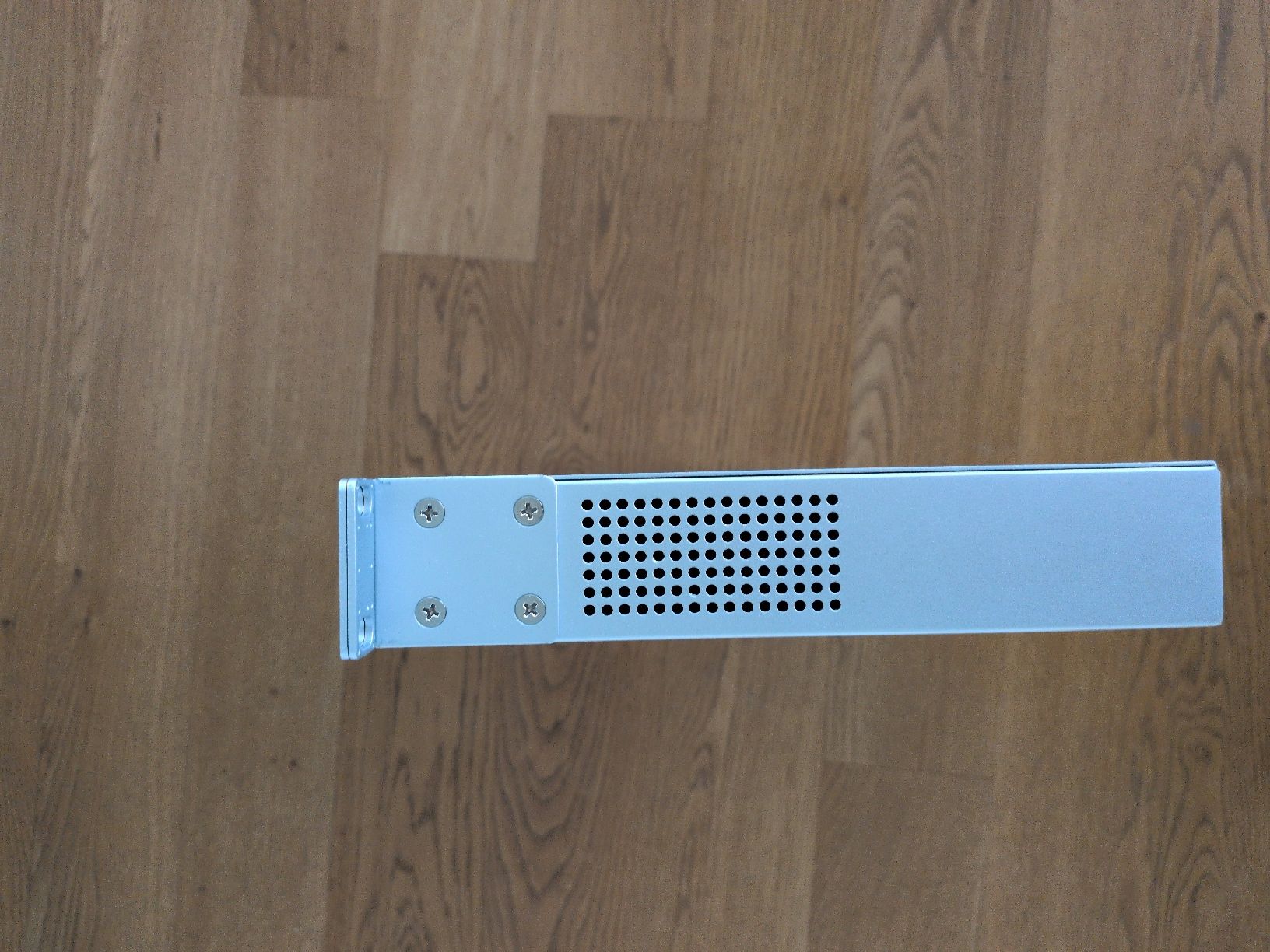 Interruttori: Ubiquiti UniFi Switch 24 Network Switch US-24 – Usato da Mörigen venduto da OffbeatWiring 6