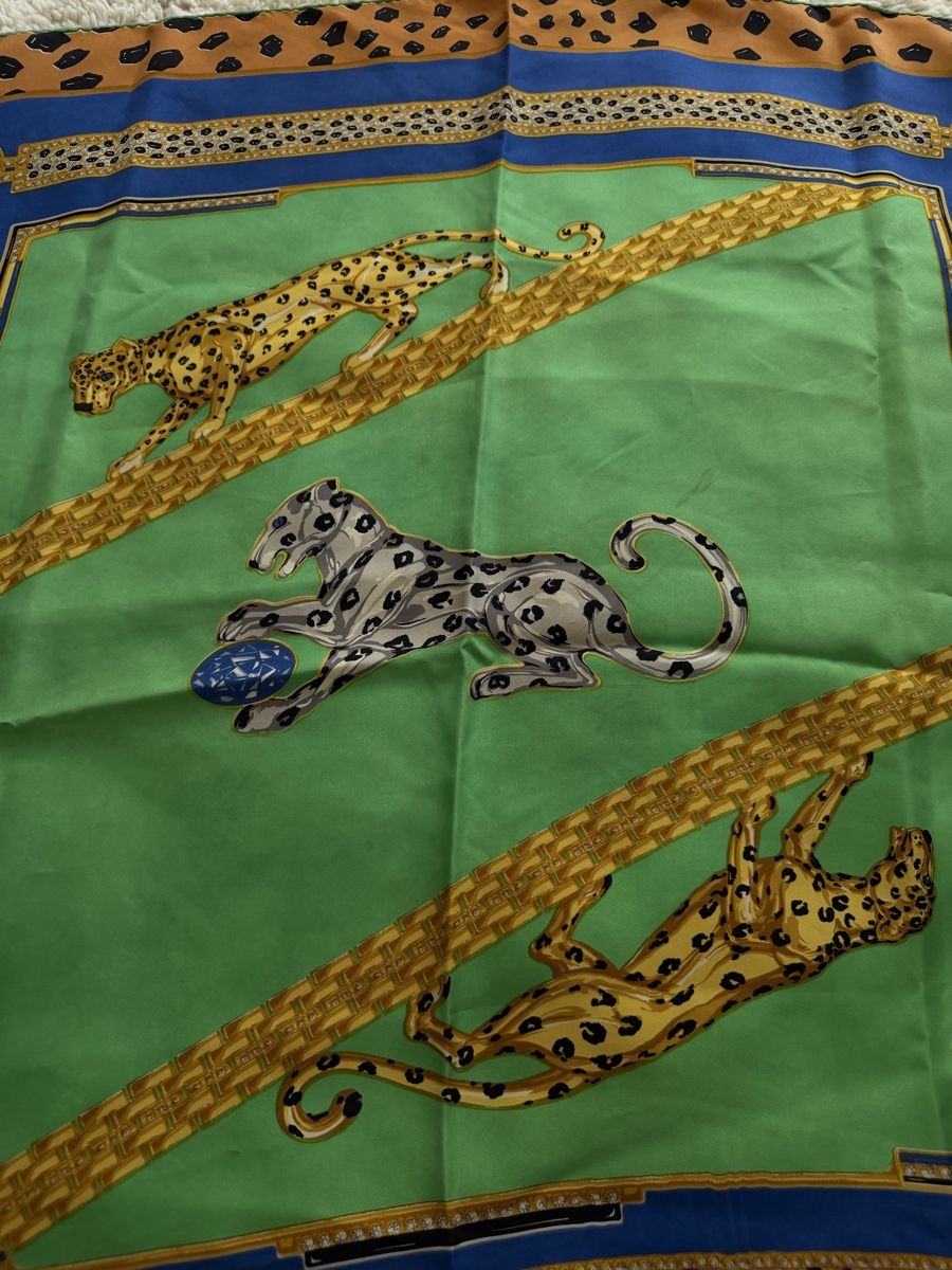 Cartier Foulard & Sciarpe: Cartier silk scarf – Usato da Schaffhausen venduto da Nadiuna 5