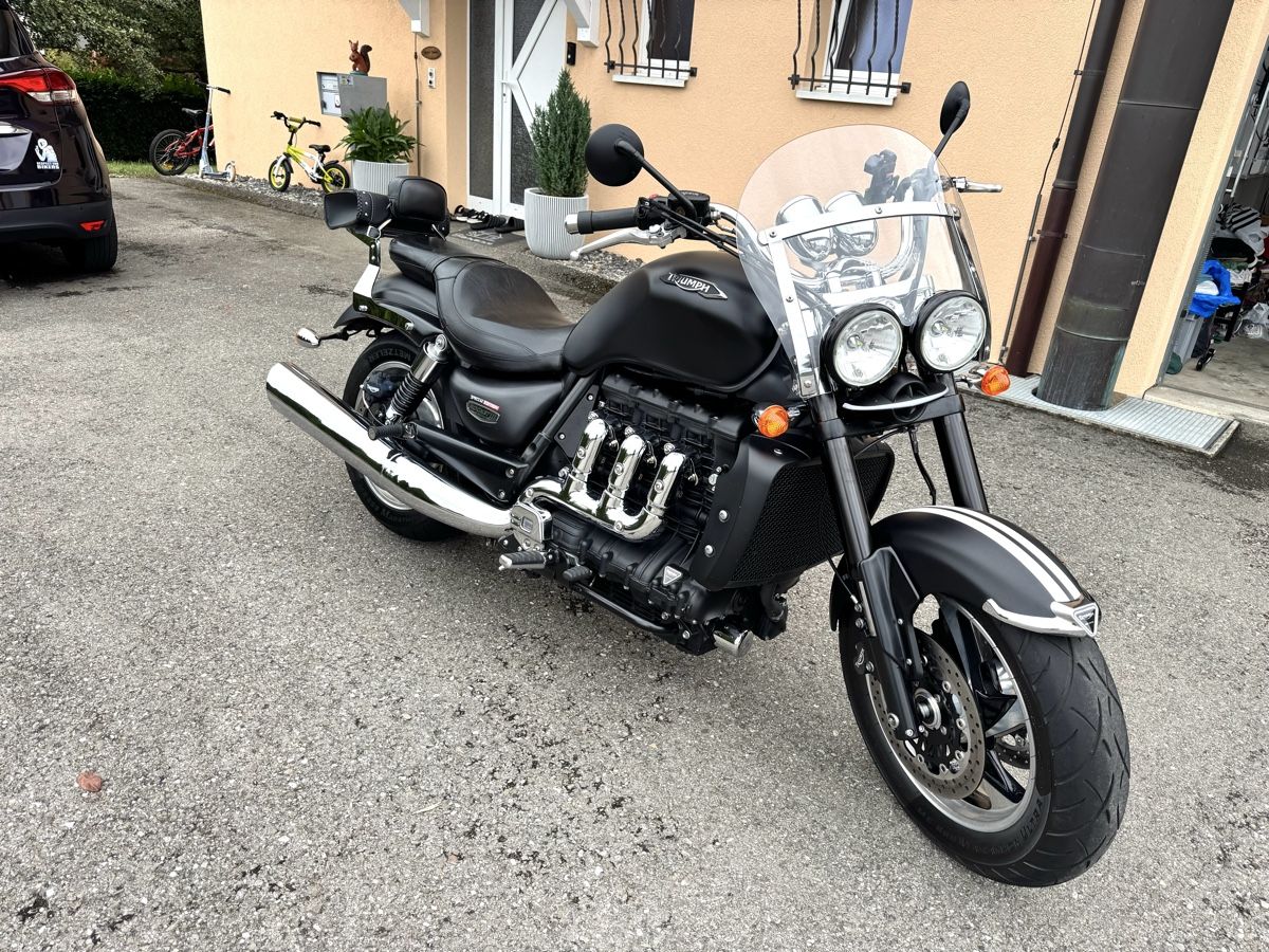 Triumph Chopper: Triumph Rocket 3 Roadster – Usato da Neyruz FR venduto da bee18 5
