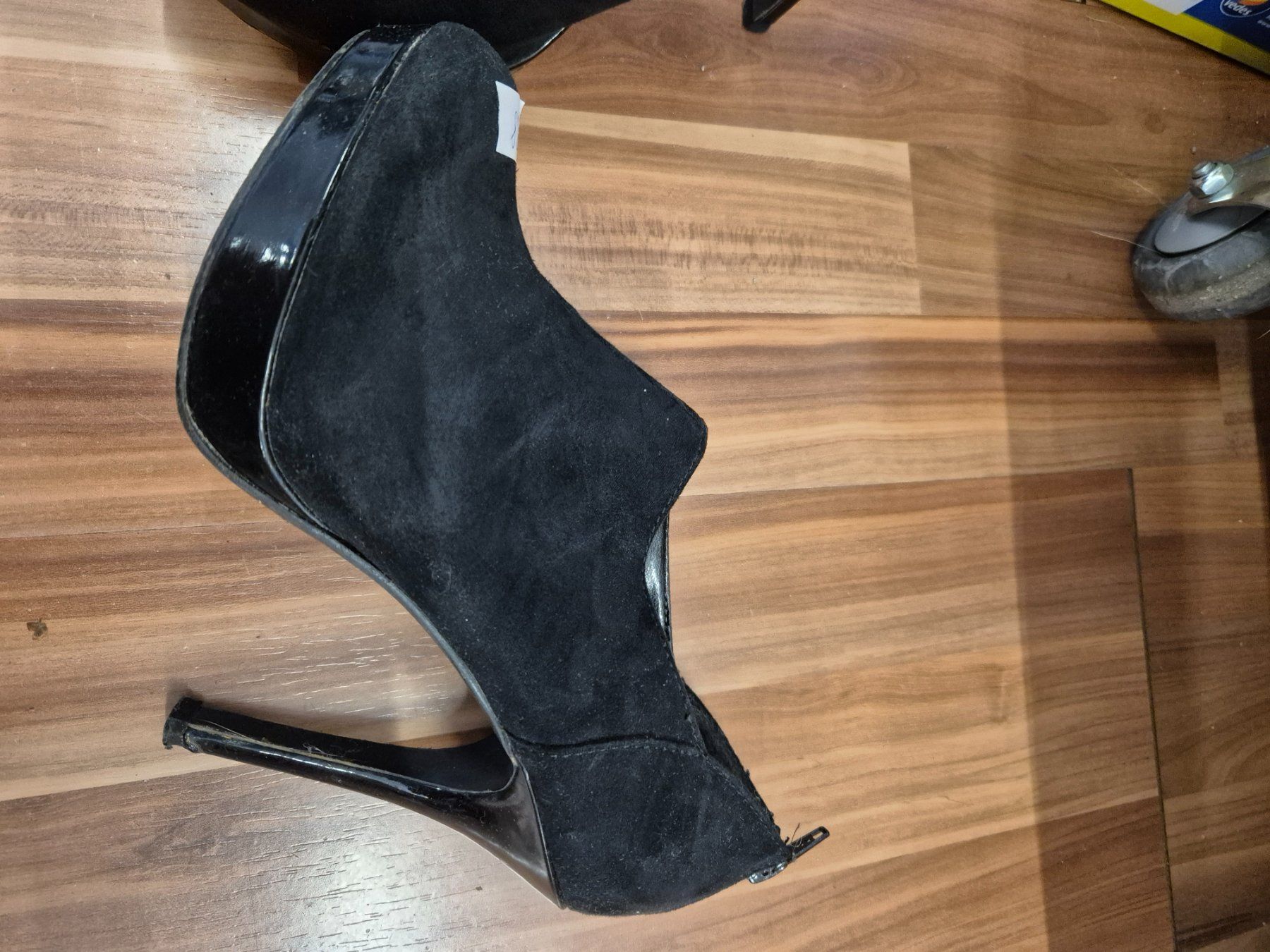 Scarpe da donna: Schwarze Wildleder High Heels Grösse 38 - k3 – Usato da Schwarzenburg venduto da flamingo1970 2