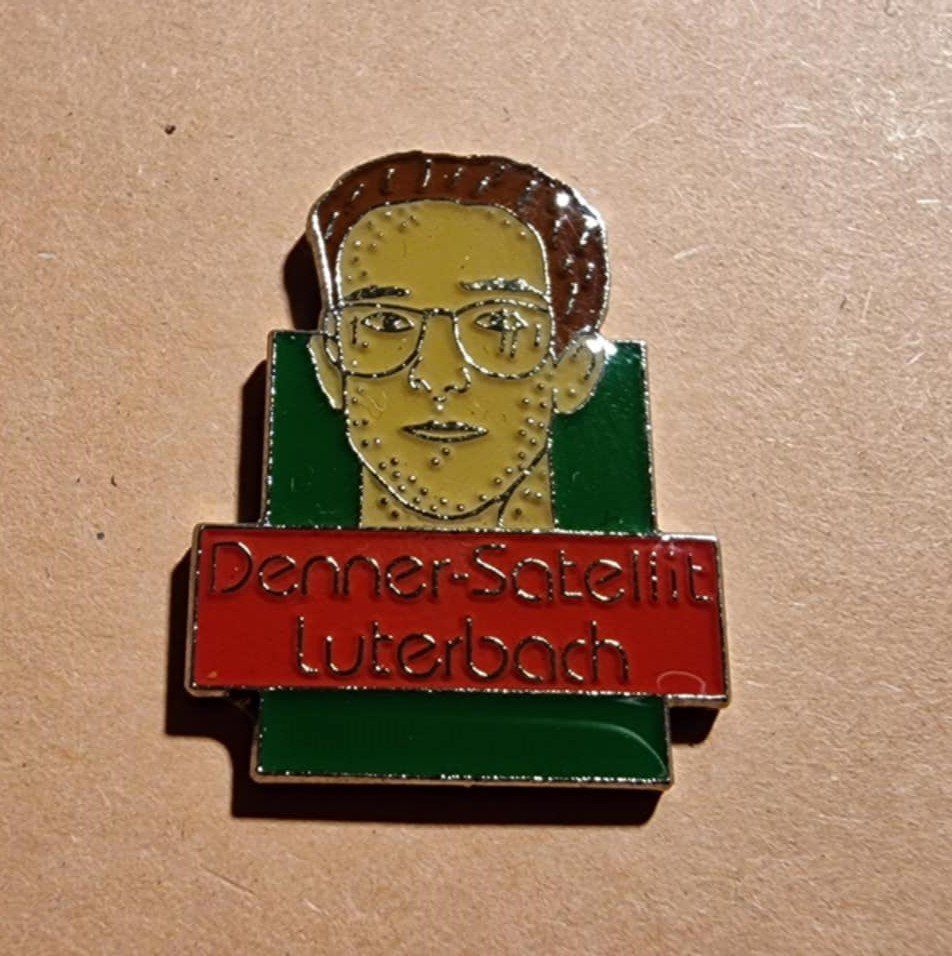 Placchette & Badge: Pin Denner Satellit Luterbach – Usato da Härkingen venduto da specialshapes