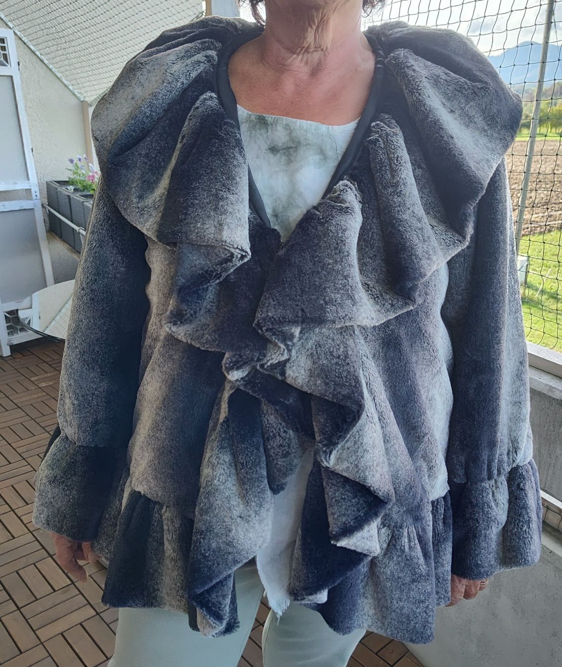 Giacche: Elegante Damenjacke – Usato da Uttigen venduto da Casino10 2