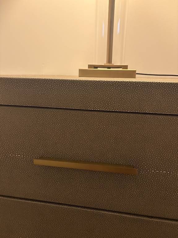 Comodini: RH Restoration Hardware Graydon Shagreen Nachttische  – Usato da Herrliberg venduto da jil_y77h 2