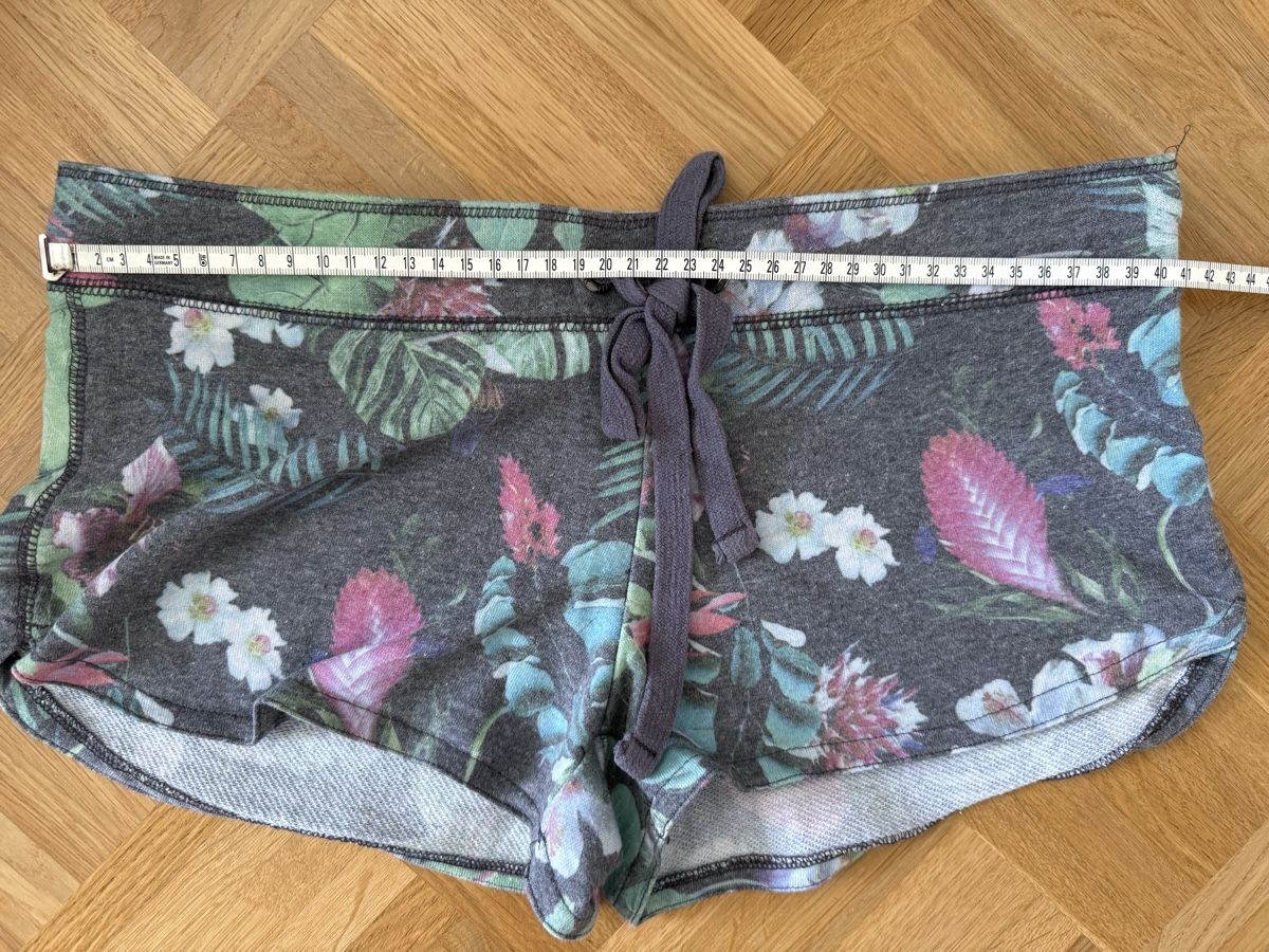 Pantaloni: Aeropostale Shorts Blumenmuster M/M – Usato da Thun venduto da tahari 2