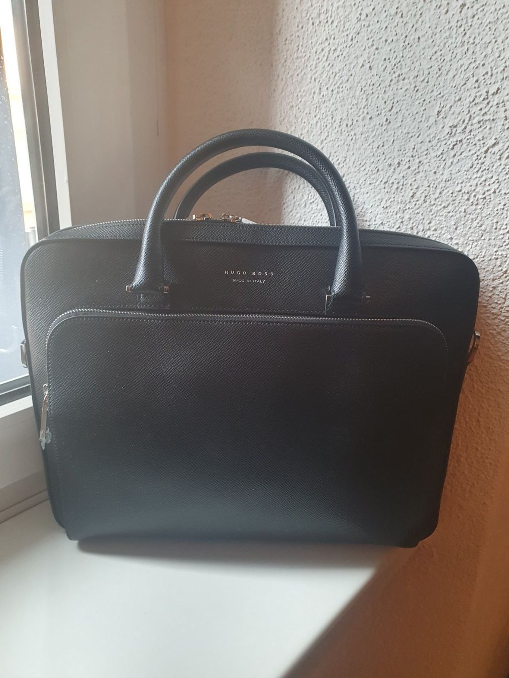 Hugo Boss Borse: Borsa Hugo Boss   in pelle – Nuovo e nell'imballaggio originale da Chiasso venduto da Ann58