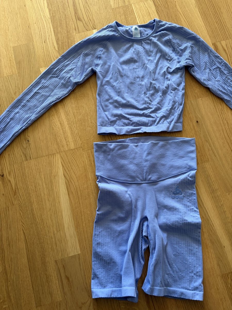 Odlo Lotti di vestiti: Odlo Pilates Sportset – Nuovo (secondo la descrizione) da Zürich venduto da oli_9dhs