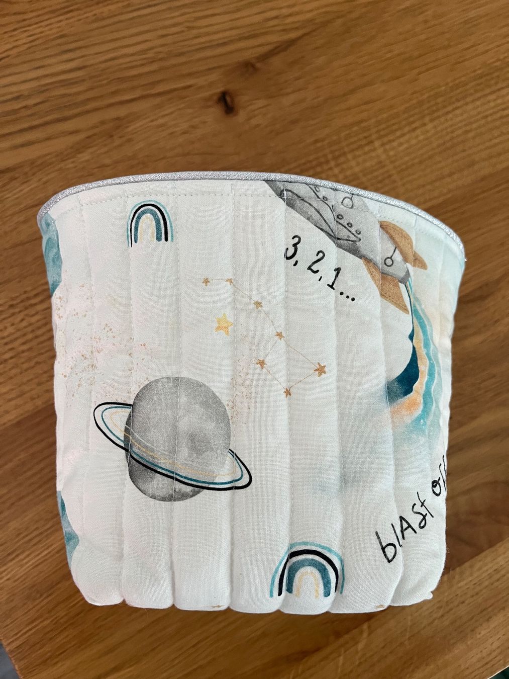 Decken: 3 couvertures bébé avec peluche et panier de rangement – Gebraucht aus Estavayer-le-Lac von stelina13 2