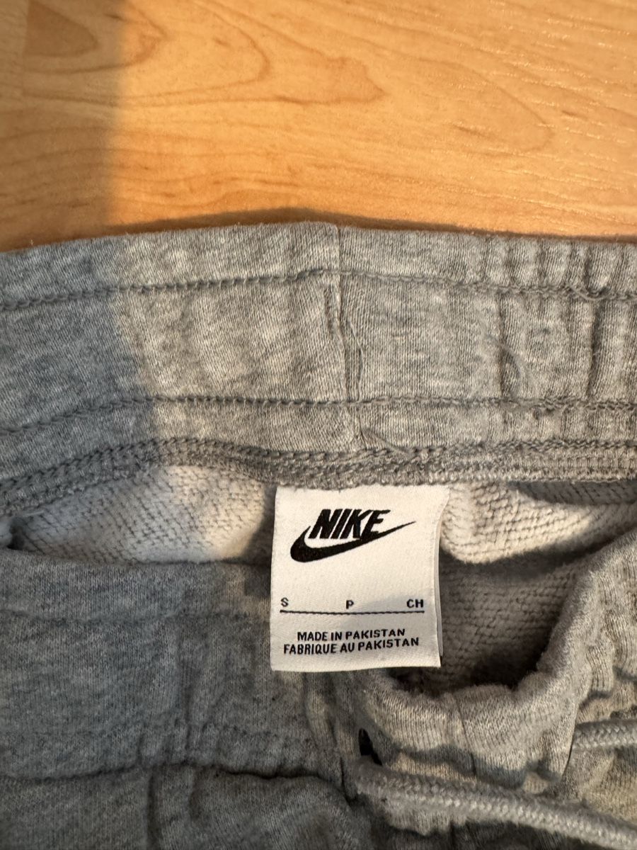 Nike Hosen: Jogging Nike gris  – Gebraucht aus Lausanne von Michel_Ozcan 2