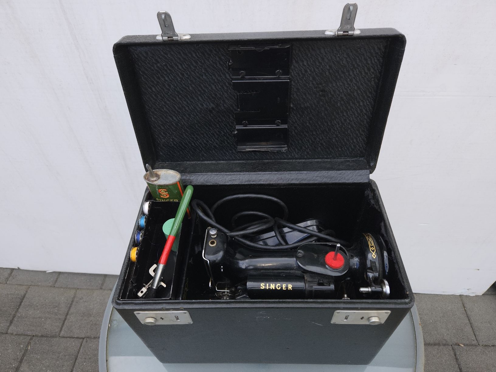 Singer Nähmaschinen: Singers kleinste Nähmaschine – Gebraucht aus Oberglatt ZH von albarpitsch