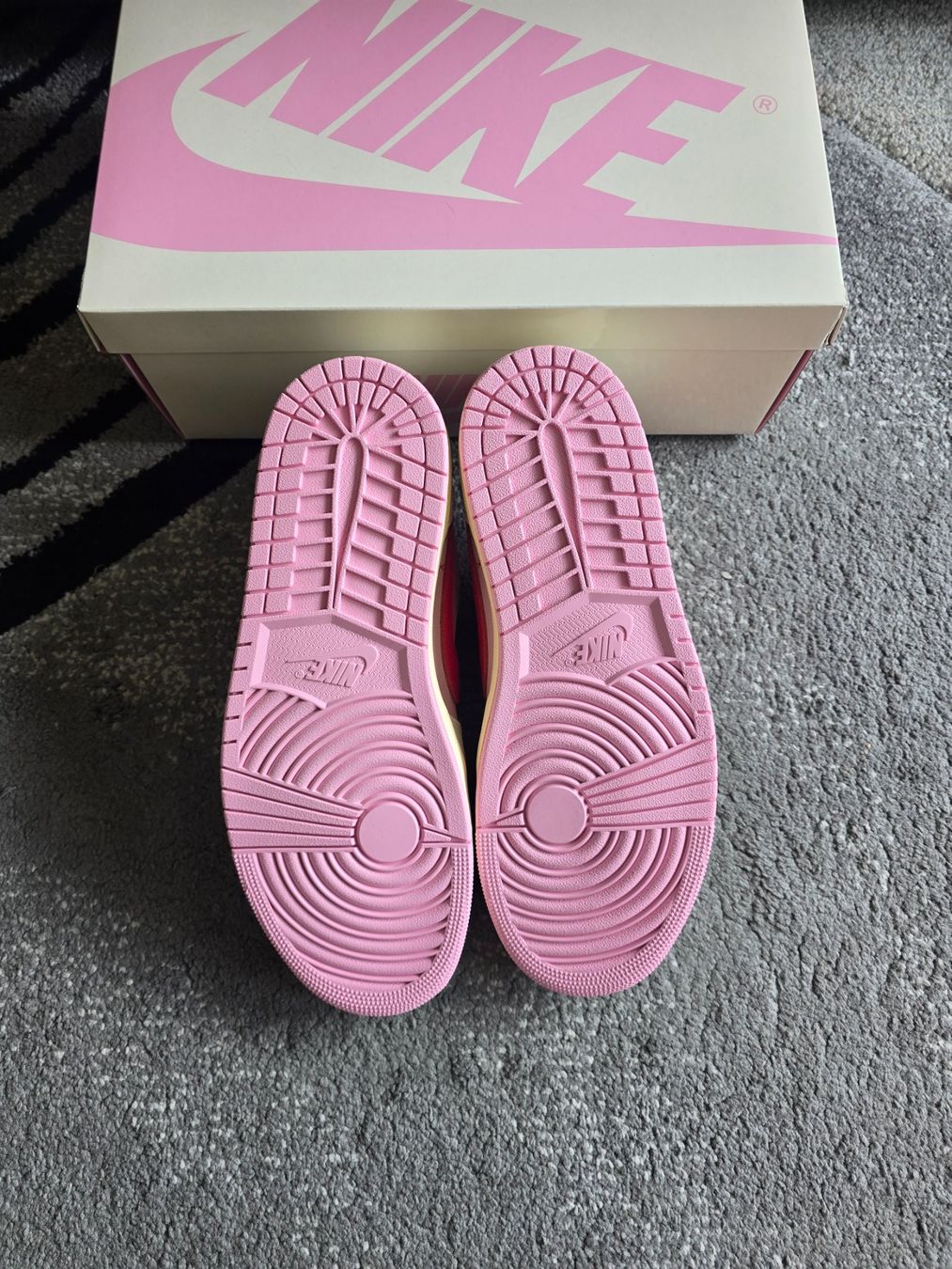Scarpe da uomo: Jordan 1 low travis scott tropical pink – Nuovo e nell'imballaggio originale da Bôle venduto da A_Kickstory 3