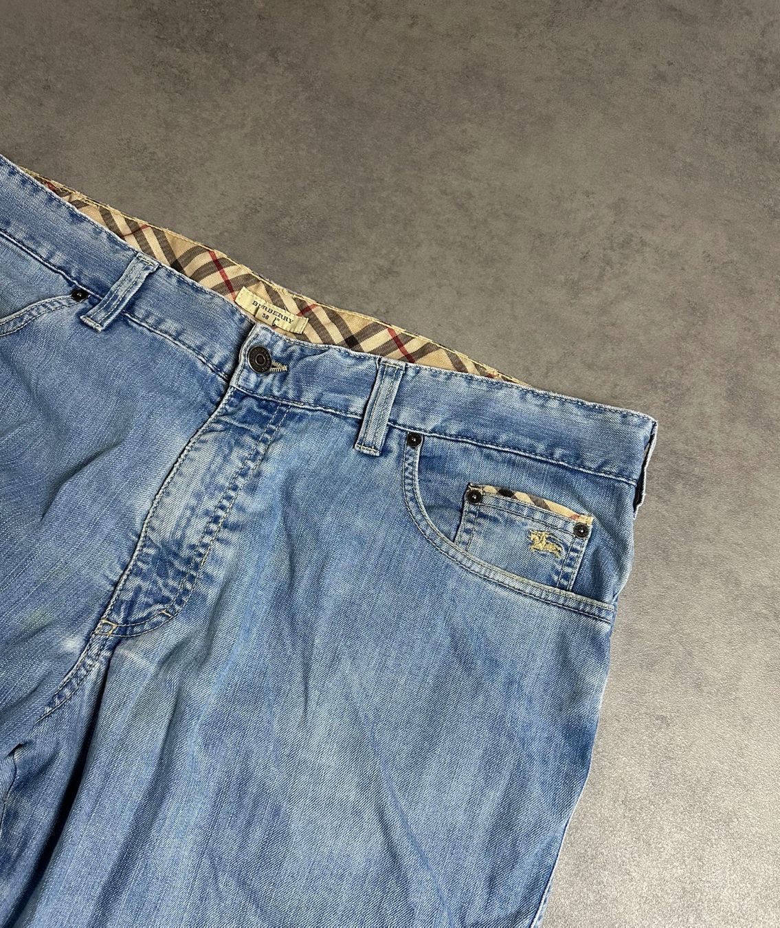 Jeans: Burberry Jeans Grösse M – Gebraucht aus Wolfhalden von GodzillaArchive 1