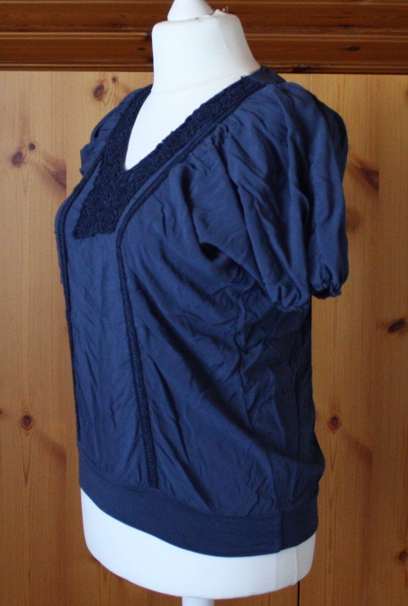 Camicette: Kurzarm Bluse dunkelblau Gr. L – Usato da Flüelen venduto da Diversicum-Textil 2
