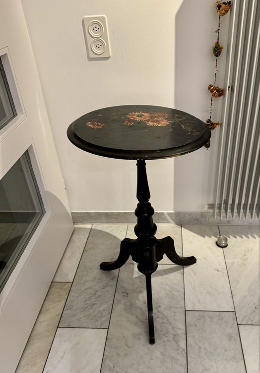 Tables: Antiker Beistelltisch, Holz, dunkel, Vintage Look! – D'occasion à Esslingen par Takayama25