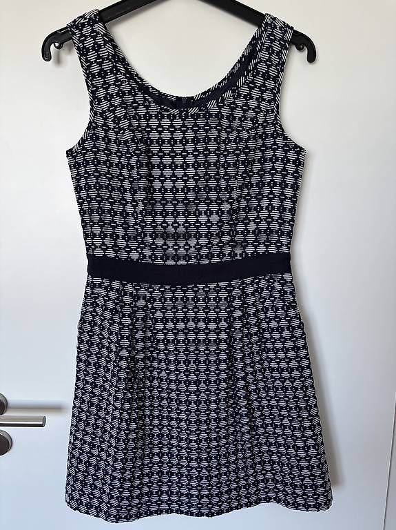 Vestiti: Robe neuve – Usato da Nyon venduto da Marineg21