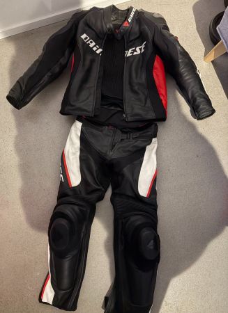 Dainese Töffkombi Leder Gr. 46 neuwertig