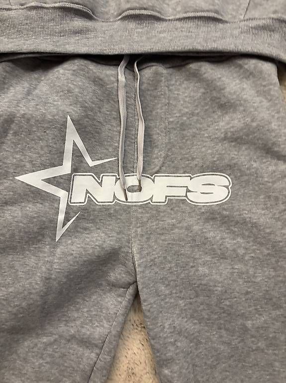 Jumpsuits: Grauer Nonofos Tracksuit – D'occasion à Lenk im Simmental par niczbaeren 3