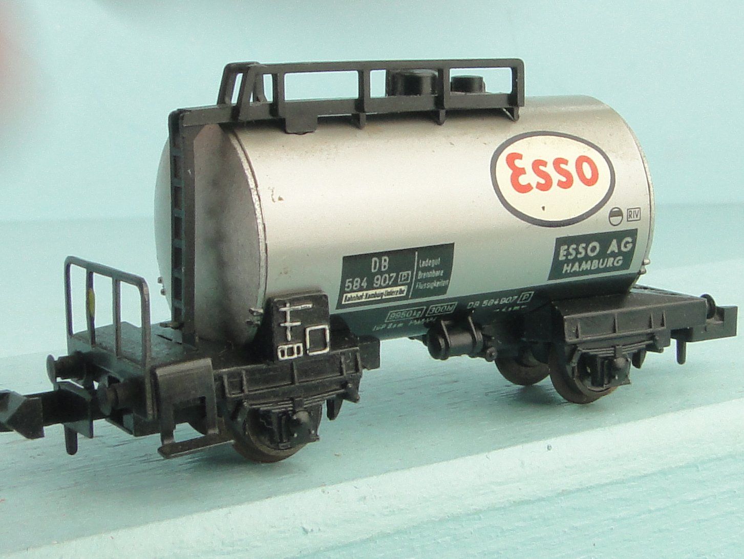 Trix Modelleisenbahnen: Trix  Spur N  3 Kesselwagen, Metall – Gebraucht aus Bülach von Albitrain 3