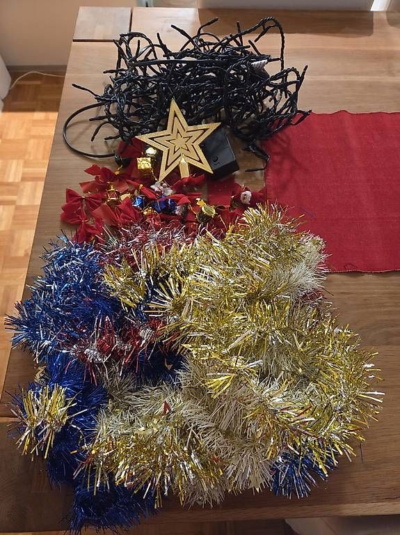 Tutte le decorazioni: Sapin de Noël + décorations  – Usato da Morges venduto da jcy_66hm 1