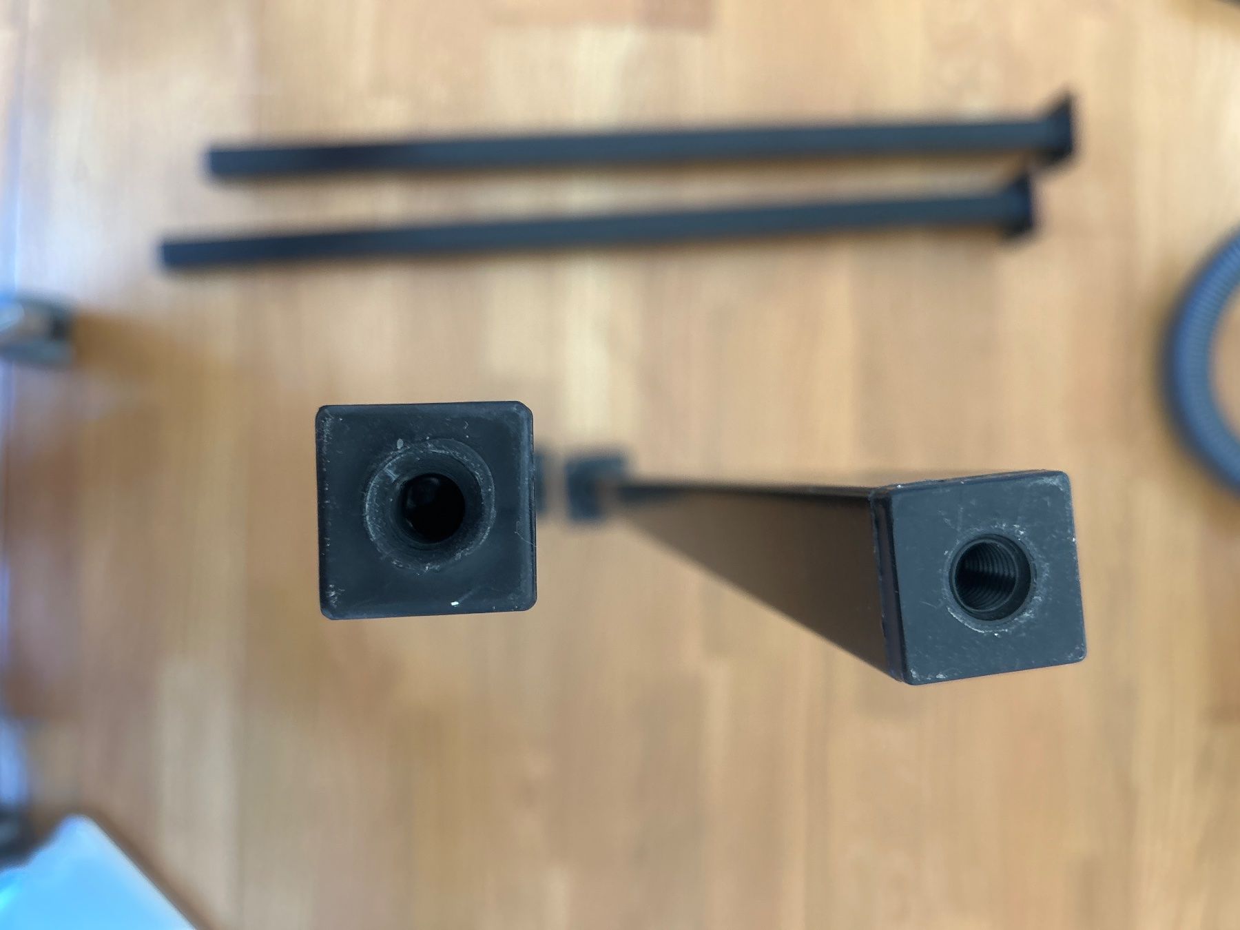 Autre mobilier: 4 Tischbeine 70cm – D'occasion à Wädenswil par ladinajungck 3