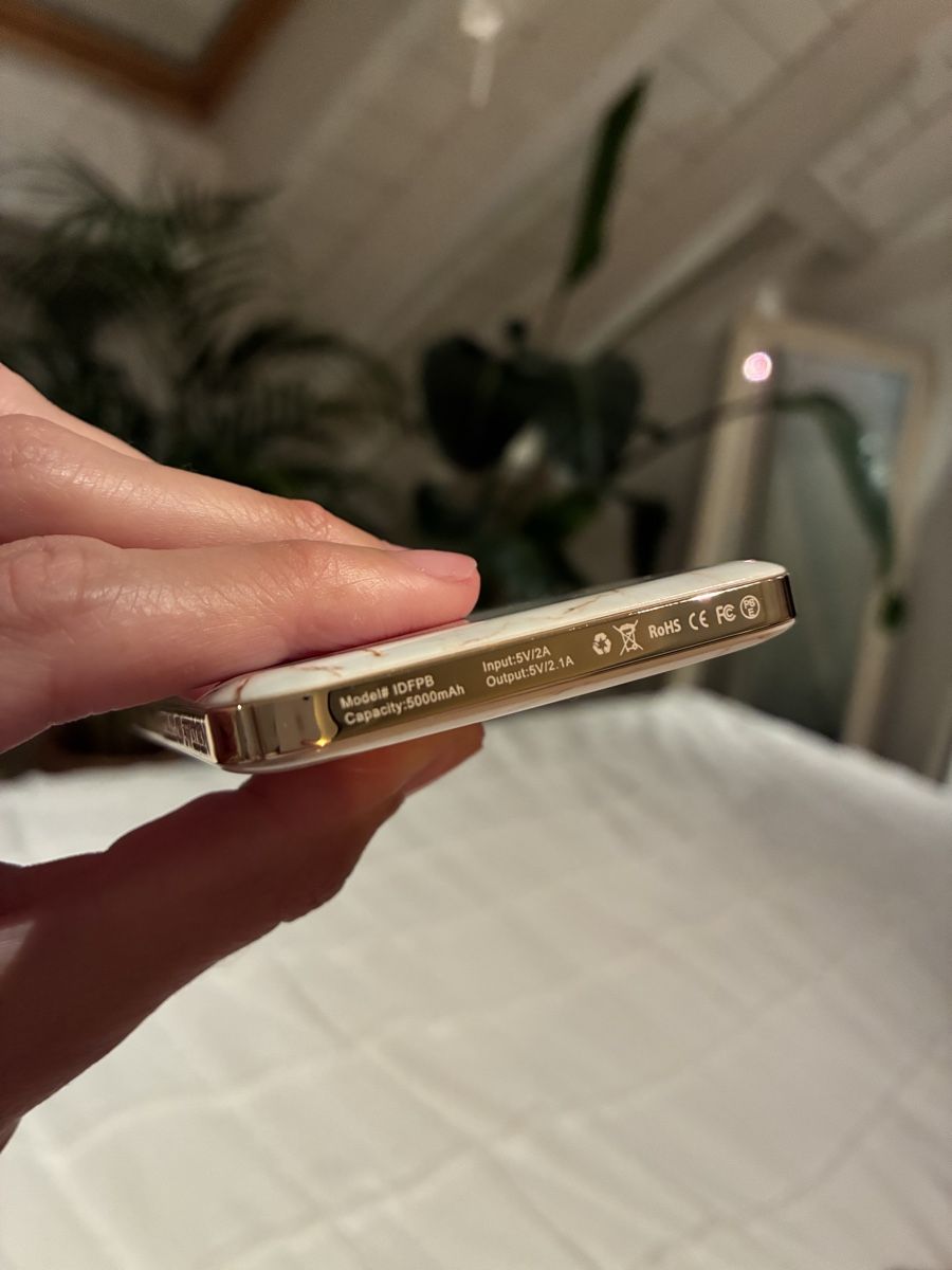 Caricabatterie: Powerbank IDFP8 5000mAh barely used – Usato da Mettmenstetten venduto da ama_m86n
