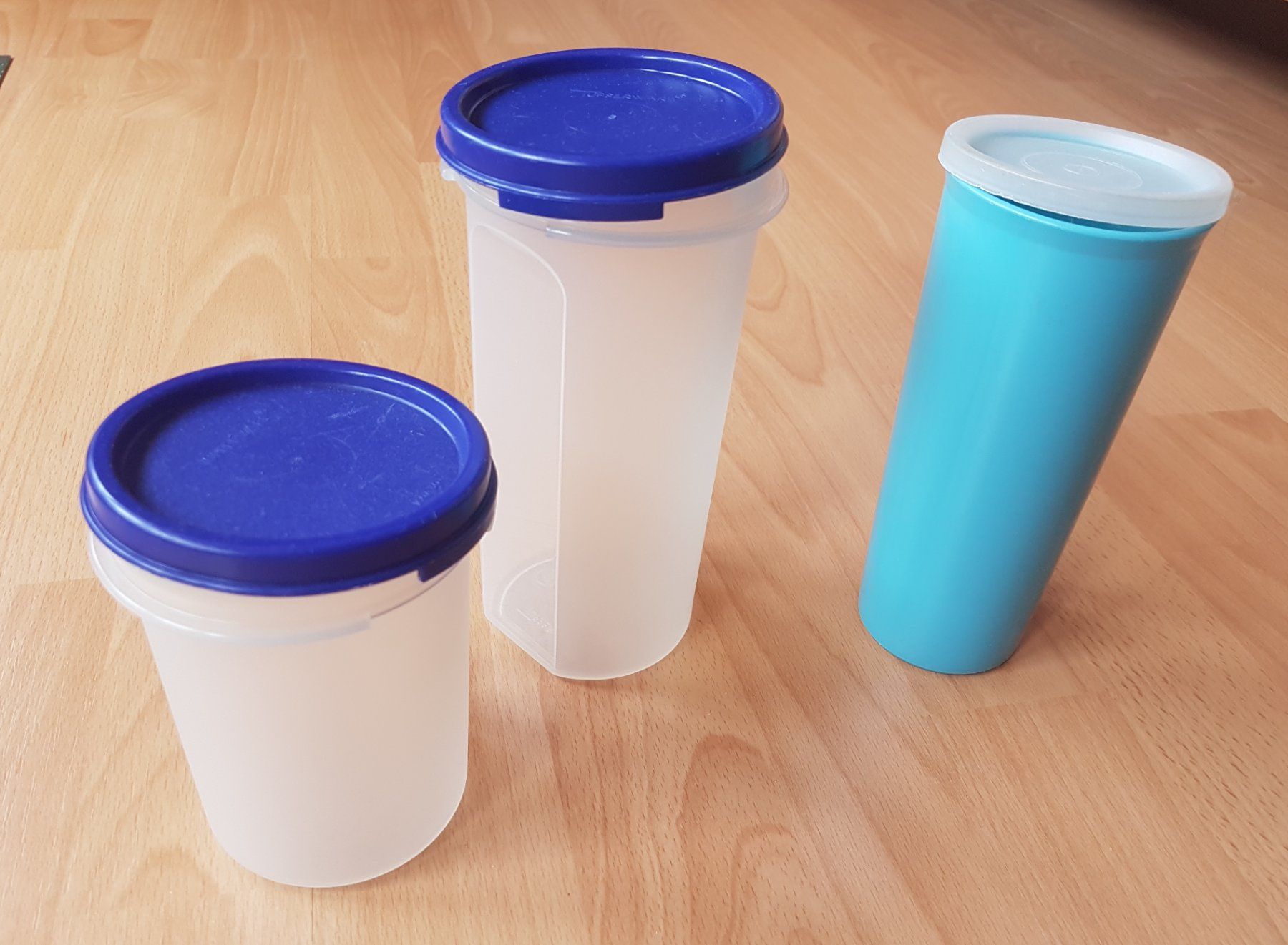 Tupperware Recipients et similaires: 3 TUPPERWARE BECHER / VORRATSBEHÄLTER – D'occasion à Sax par spazieren