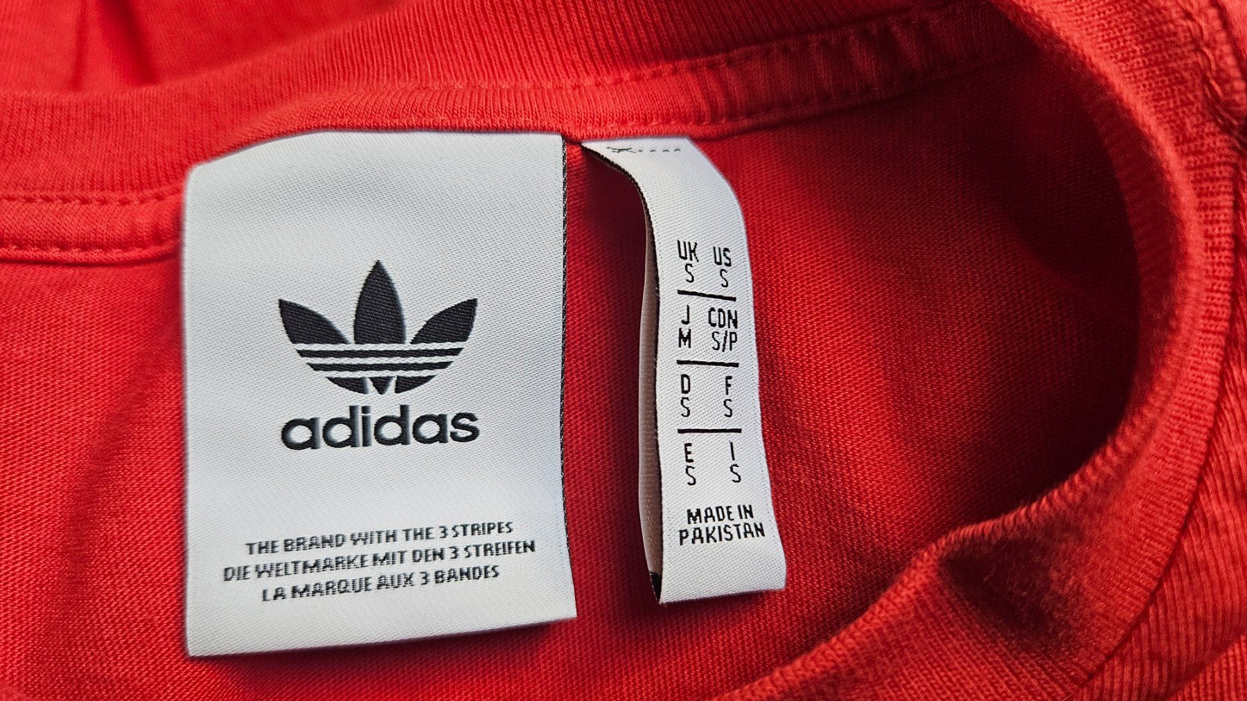 Adidas T-Shirts: T-Shirt rot , Adidas – Gebraucht aus Münchenbuchsee von Yothu 2