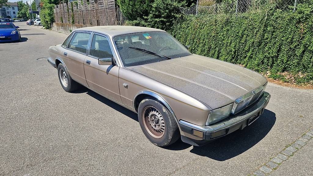 Jaguar Automobili: Jaguar XJ 3.6 Sovereign Veteran Eintrag – Usato da Brügg BE venduto da Topoffice 1