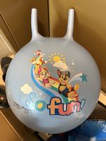 Hüpfball Paw Patrol hellblau mit Griffen Kinder
