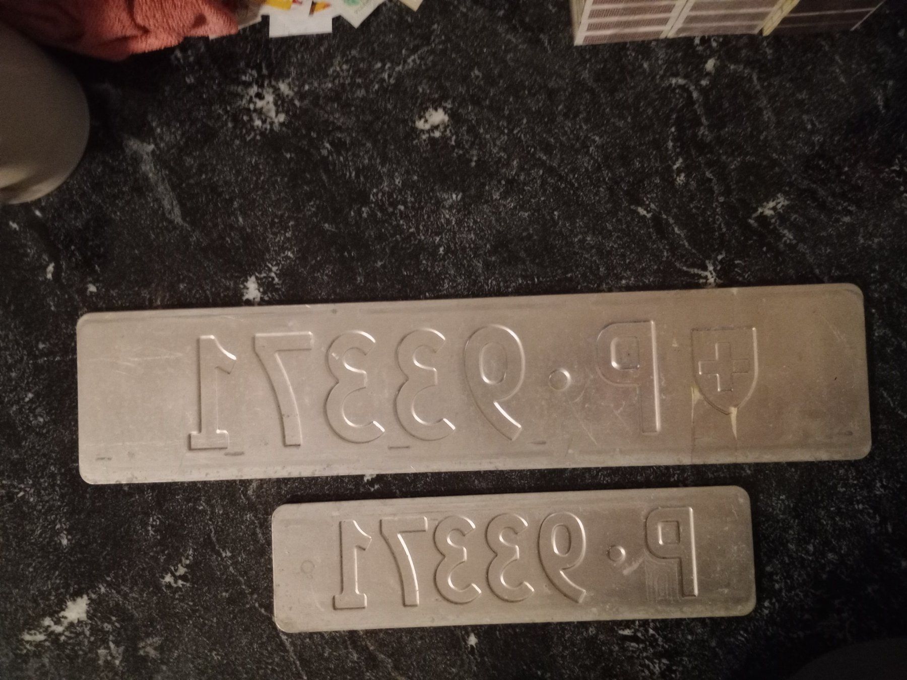 Schilder: 2x Nummernschild Post PTT 93371 ausrangiert – Gebraucht aus Küttigen von Melisch1000 1