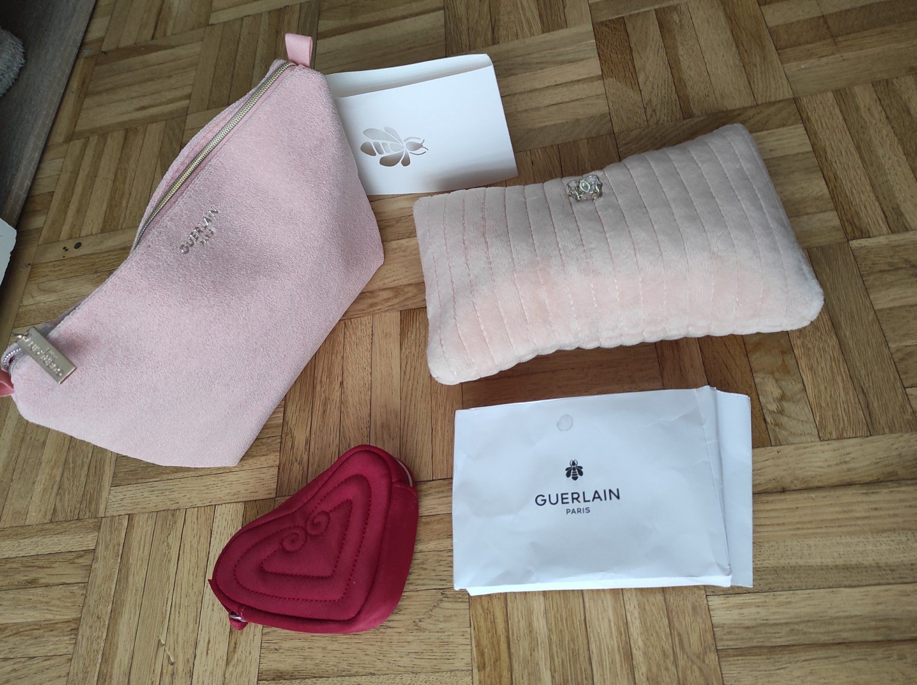 Guerlain Trousses de maquillage: Lot trousses de Guerlain – Neuf avec emballage d'origine à Renens VD par cla_7zv5