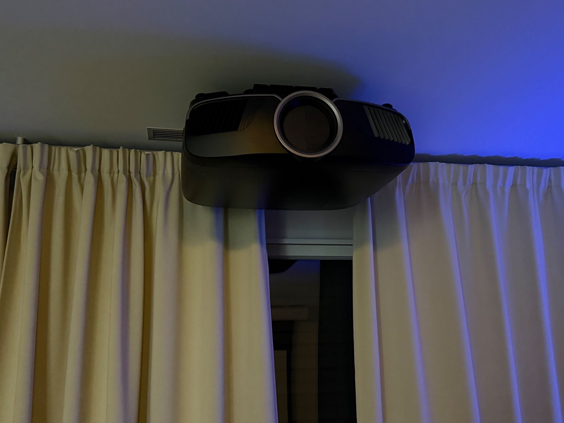 Epson Home Cinema: Vidéoprojecteurs EPSON EH-TW9300 – Usato da Nyon venduto da Olivier22 1