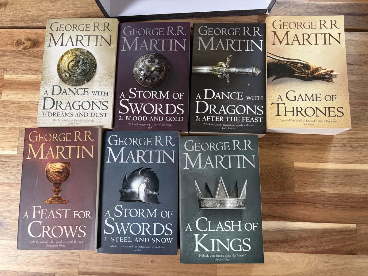 Libri: Game of thrones complete collection in English – Usato da Crissier venduto da Nouchki76 5