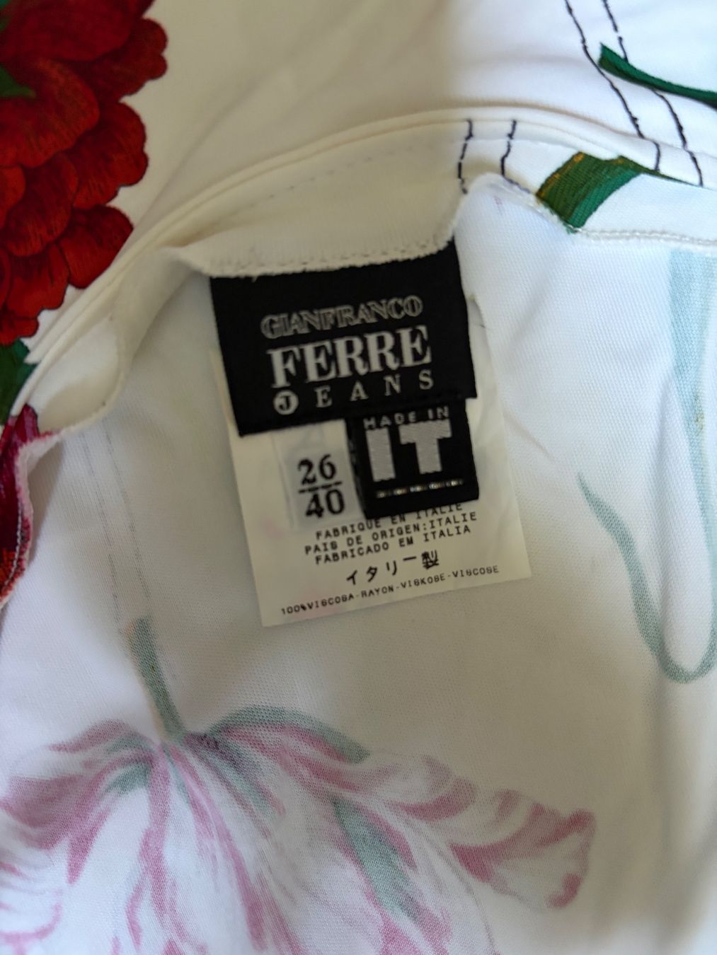 Kleider: Robe à fleurs blanche Gianfranco Ferre taille 34- 36 – Gebraucht aus Vallamand von joa_6v5n 3