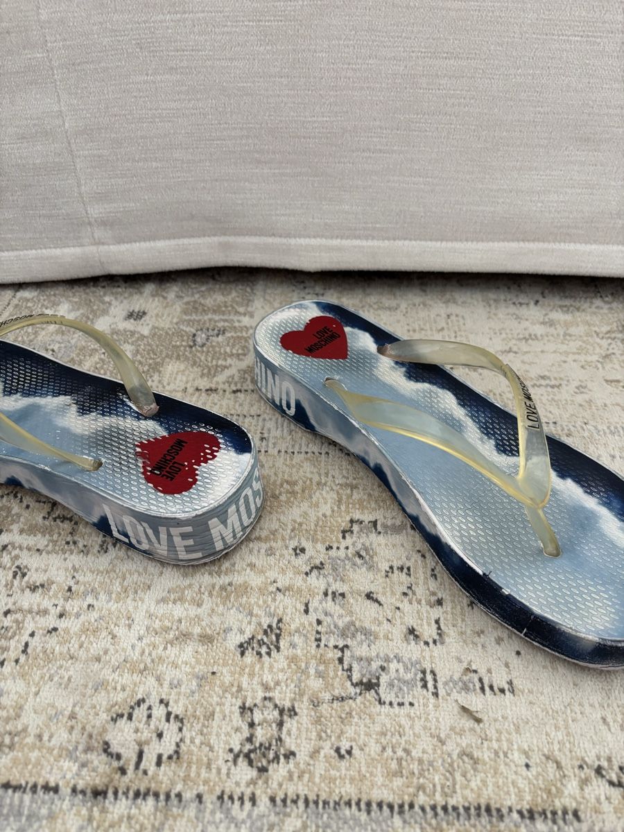 Moschino Scarpe da donna: Moschino Slippers – Usato da Horgen venduto da len_qjz9 2