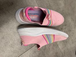 Baskets roses Skechers à enfiler arc-en-ciel pour fille t...