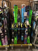 Export Lot Ski, Skischuhe, Helme, Skistöcke