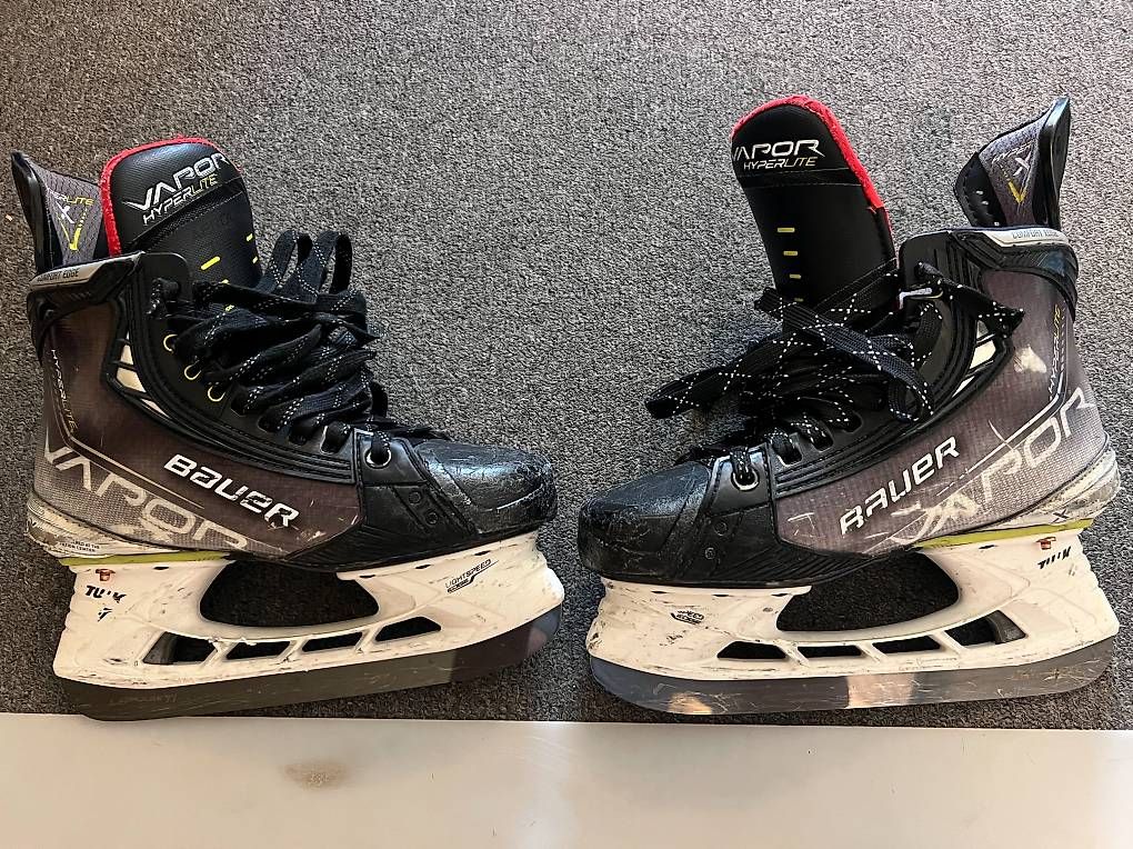 Bauer Schlittschuhe: Schlittschuhe Bauer Vapor Hyperlite Grösse 4 / 36 Fit 2 – Gebraucht aus Arlesheim von SKA_4144