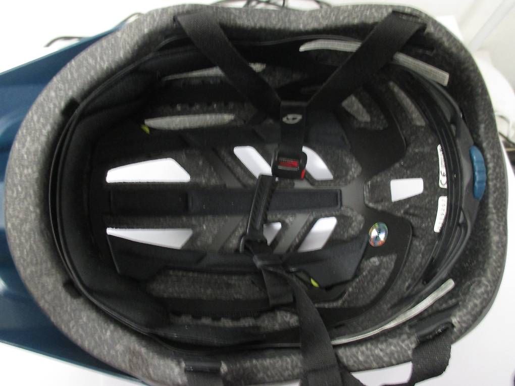 Caschi: Neuer Velohelm – Usato da Berikon venduto da ursus019 2