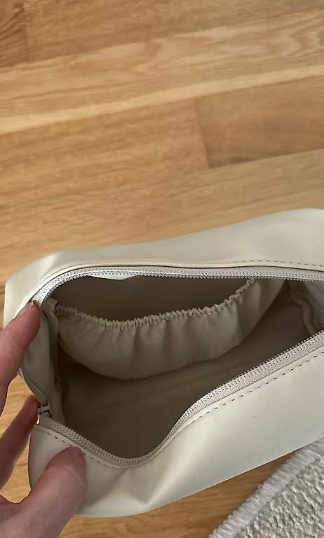 Custodie per cosmetici: Necessaire – Usato da Zürich venduto da akoprio 2