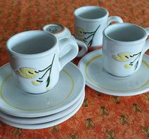 Tasses et sous-tasses à café, céramique sarde