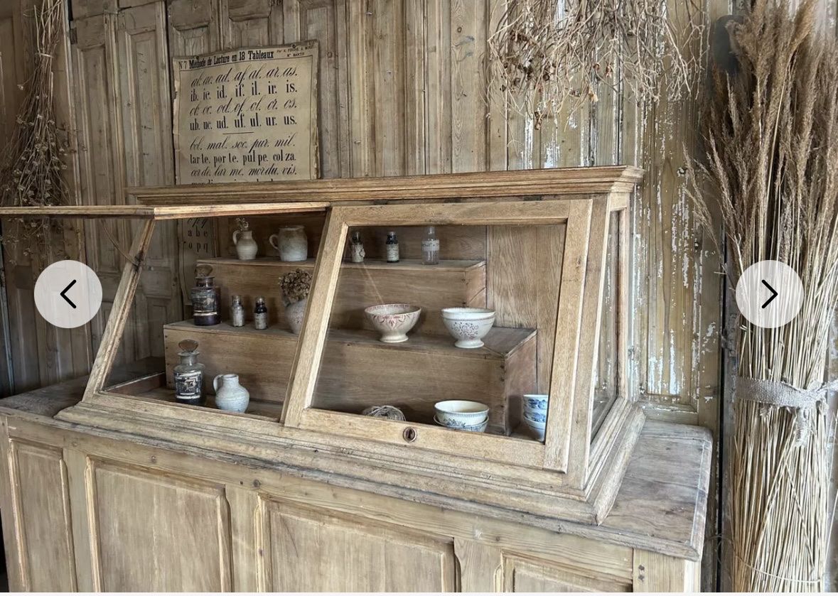Vetrine: Vitrine ancienne en bois massif. – Usato da Granges-de-Vesin venduto da Assyd