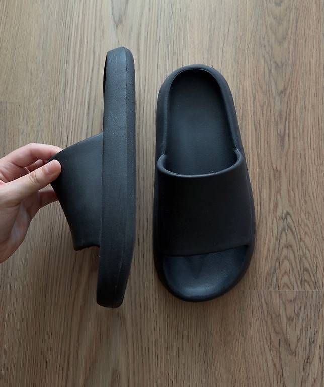Herrenschuhe: SCHWARZE SLIDES – Gebraucht aus Amriswil von deli20 1