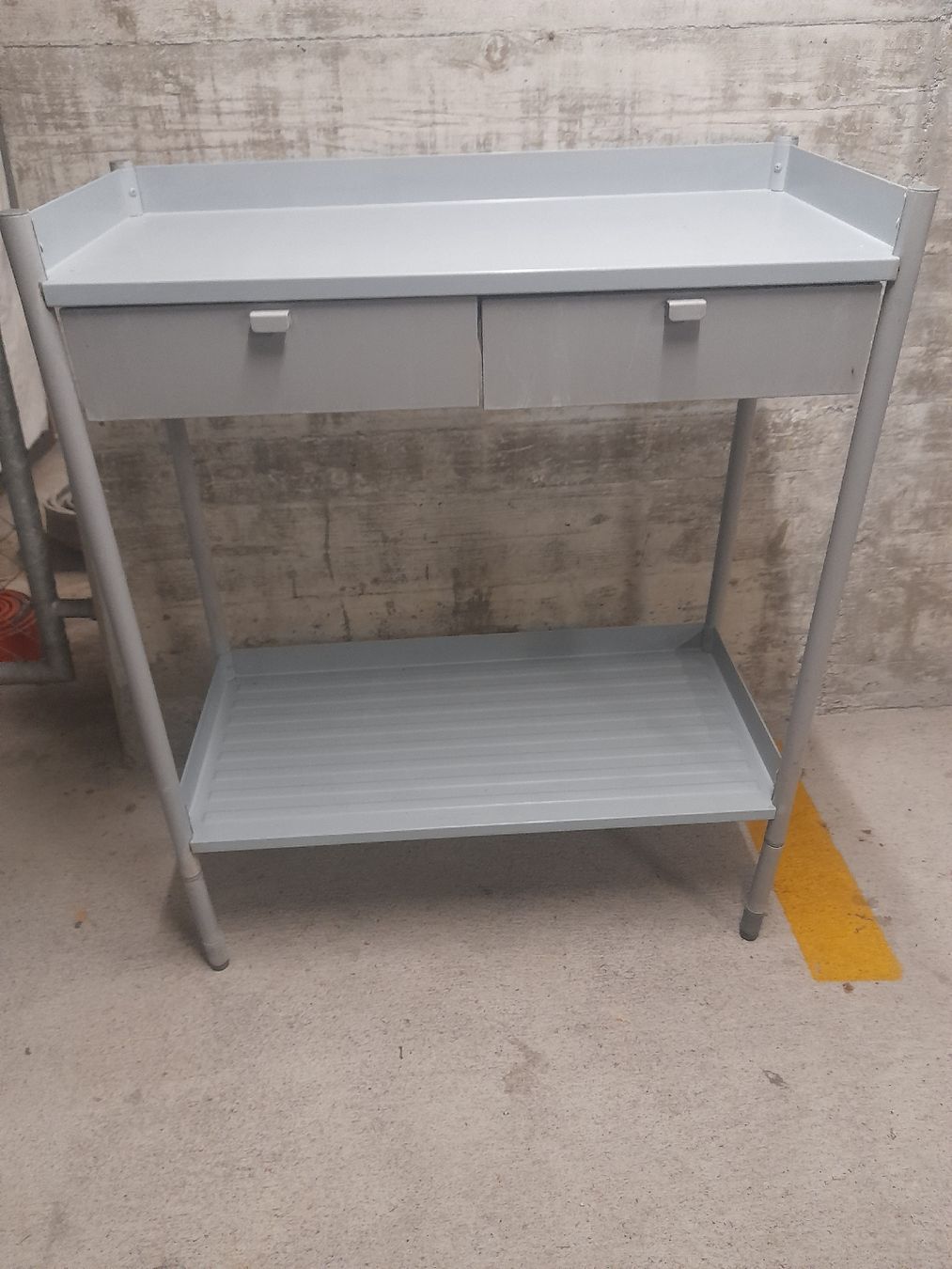 Tables: Pflanzentisch – D'occasion à Glattbrugg par B_B