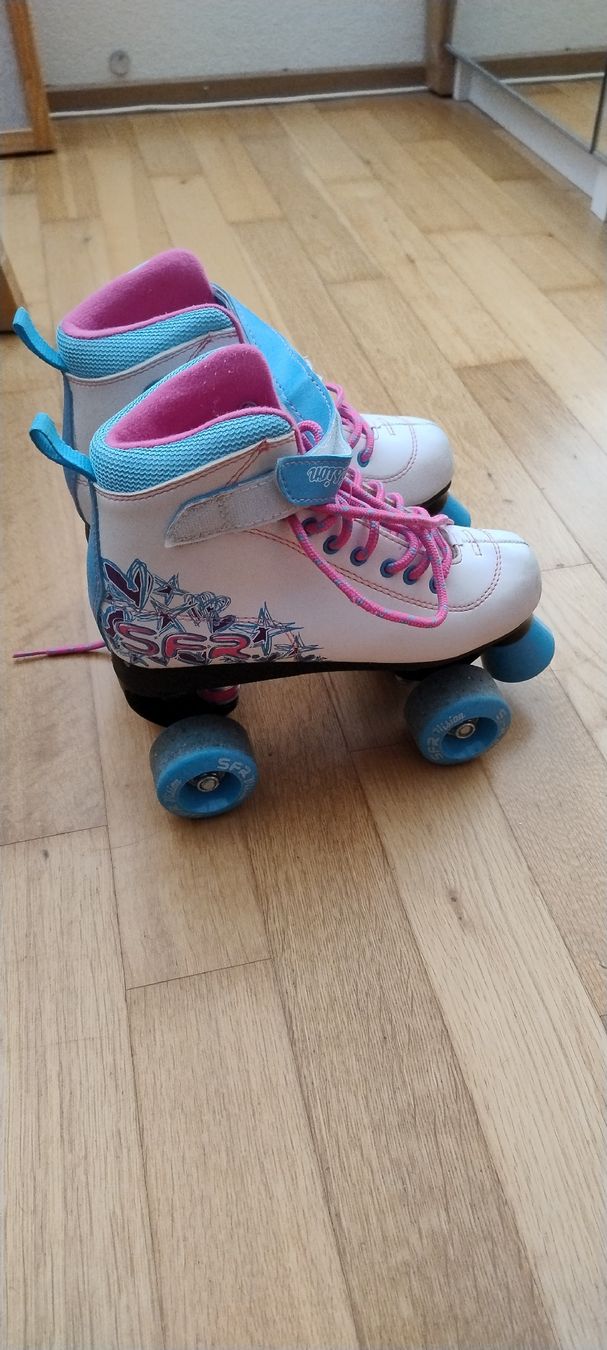 Patins à roul. & inline: Rollschuhe Grösse 35.5, wenig gebraucht – D'occasion à Wetzikon ZH par gerhard_s 1