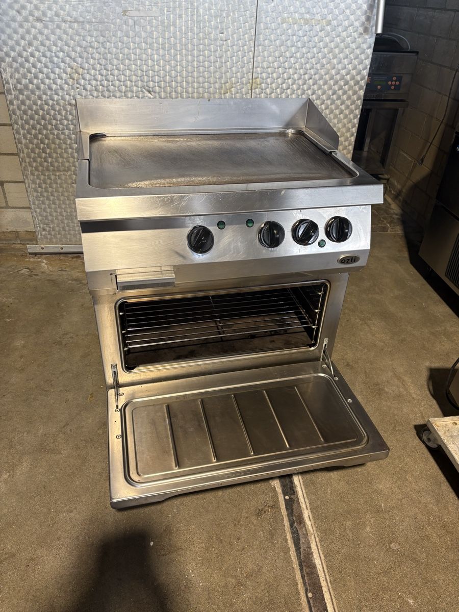 Elettrodomestici da cucina: Grillplatte mit Backofen – Usato da Wohlen AG venduto da Moh80 5