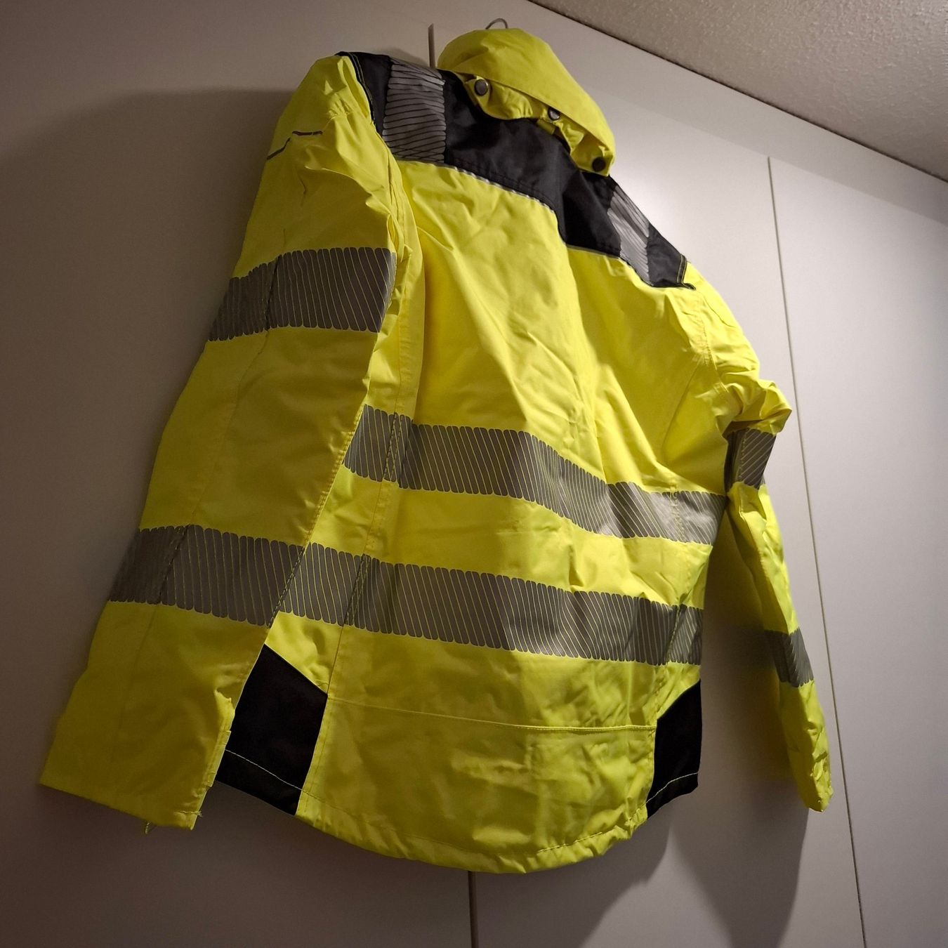 Giacche: Portwest Warnschutz-Winterregenjacke-Damen – Nuovo (secondo la descrizione) da Hombrechtikon venduto da Tinea82 2
